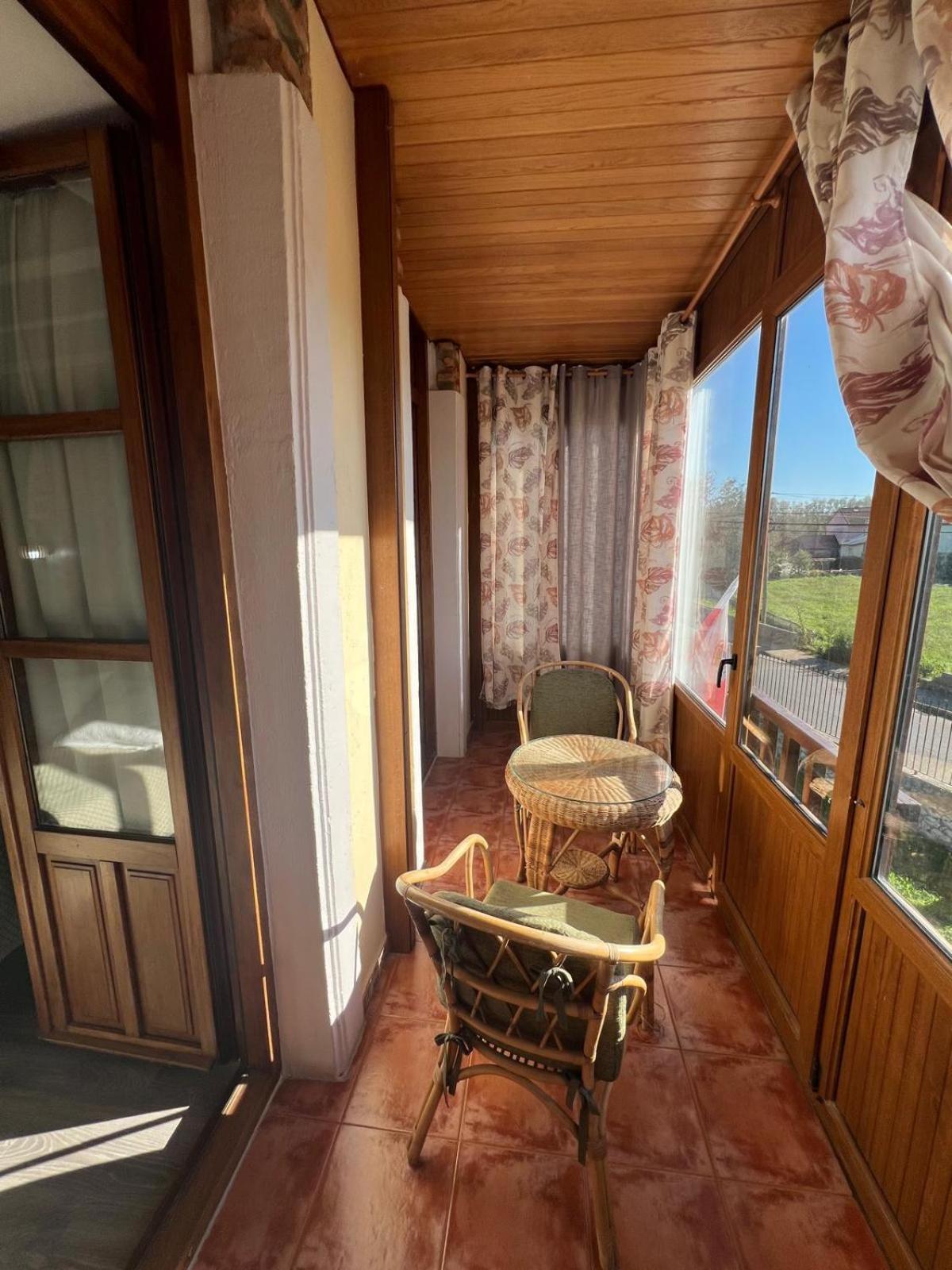 Hotel Villa Maria Revilla De Camargo Buitenkant foto